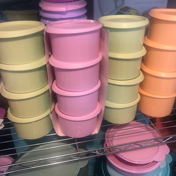 Tupperware 8 pc (set 4) serve and store food storage canister set - Picture 5 of 7